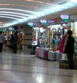 平日の光復地下ショッピングセンター